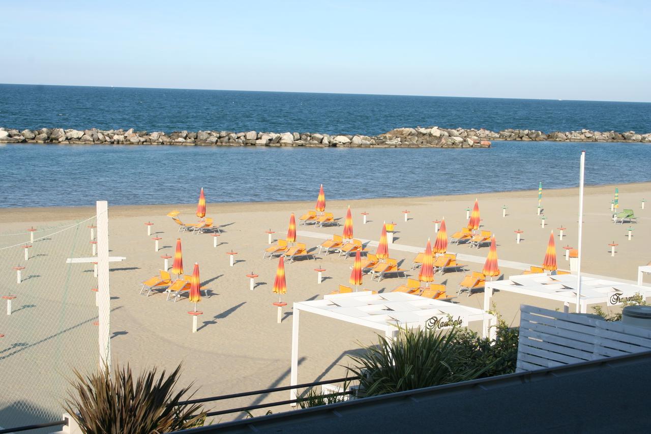 Hotel & Residence Cavalluccio Marino Rimini Kültér fotó